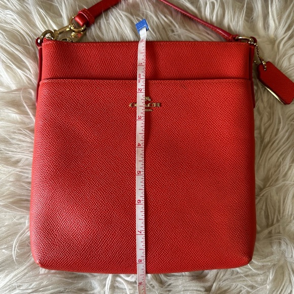 Coach Kitt Messenger Crossgrain Leather Crossbody Bag - Picture 3 of 15